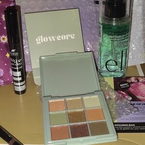 Eyeshadow Palette with Earthy Tones